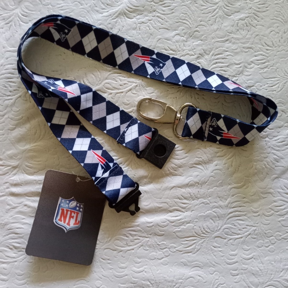 NFL New England Patriots Argyle Lanyard Key Badge ID Holder NWT